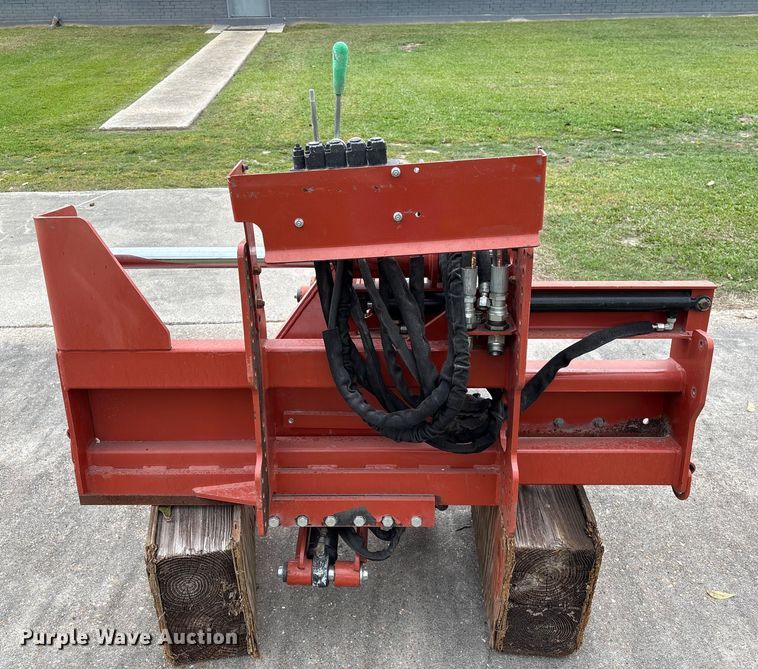 image for item EU7072 2017 Ditch Witch MT12 compact utility loader rock saw