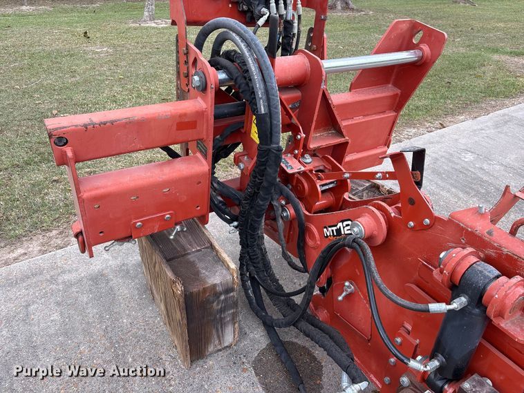 image for item EU7072 2017 Ditch Witch MT12 compact utility loader rock saw