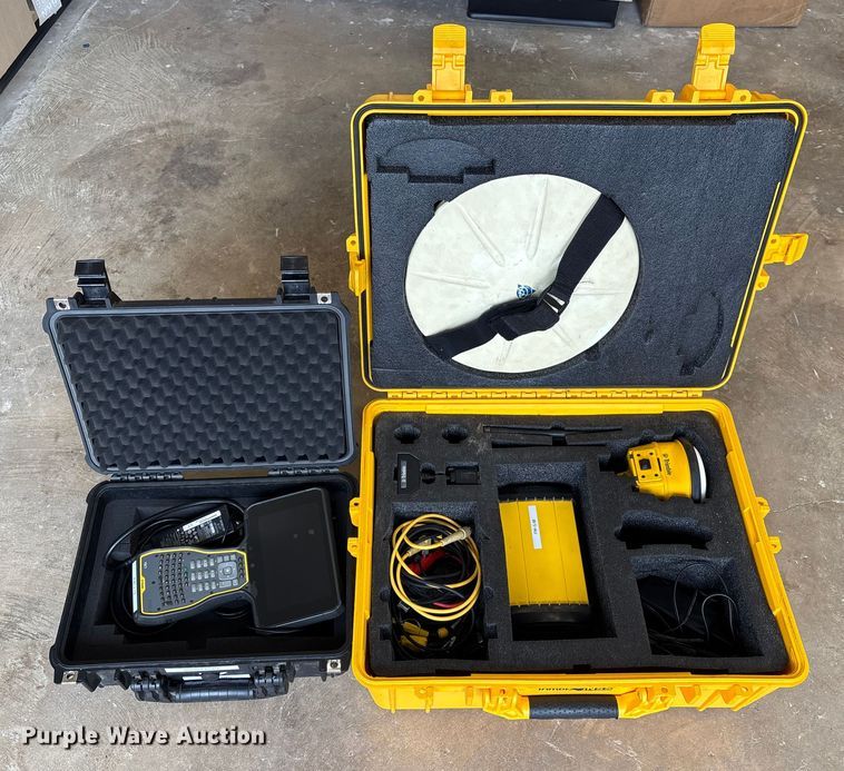 image for item EU7076 Trimble survey kit