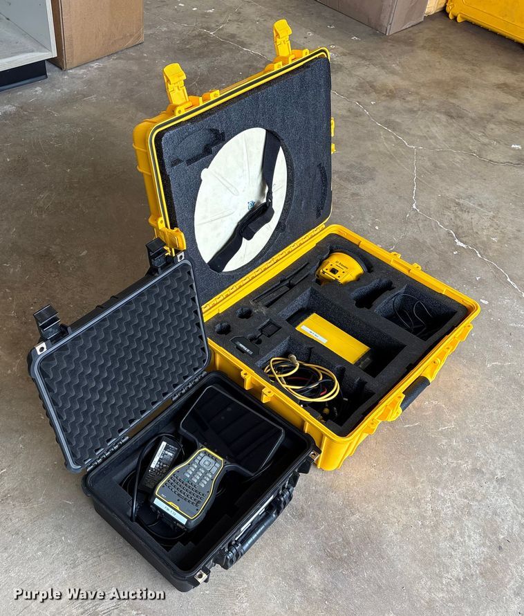 image for item EU7076 Trimble survey kit
