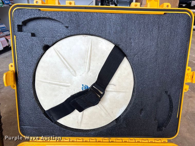 image for item EU7076 Trimble survey kit