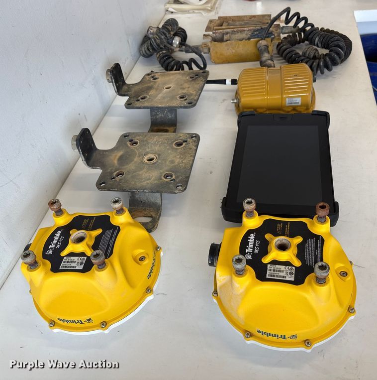 image for item EU7077 Trimble GPS