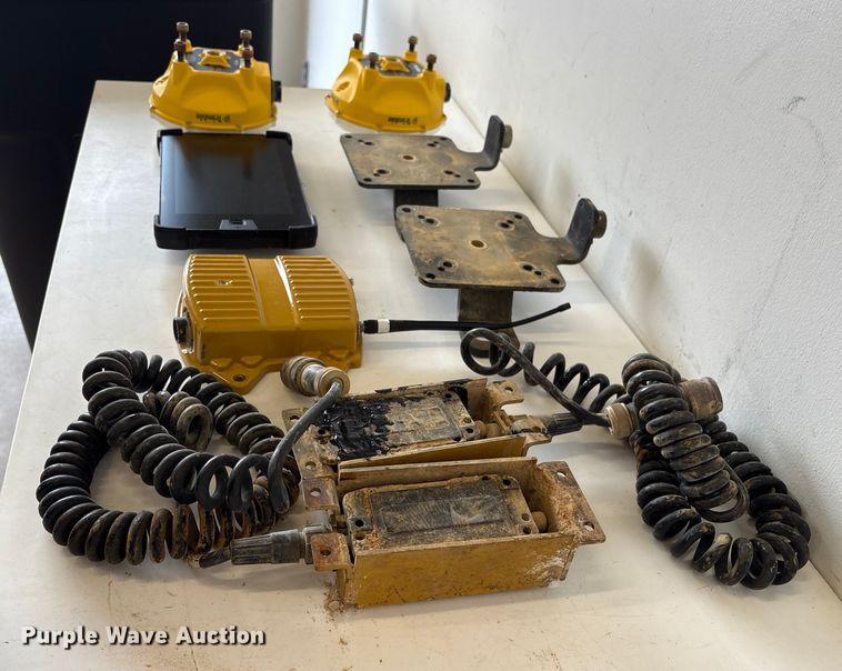 image for item EU7077 Trimble GPS