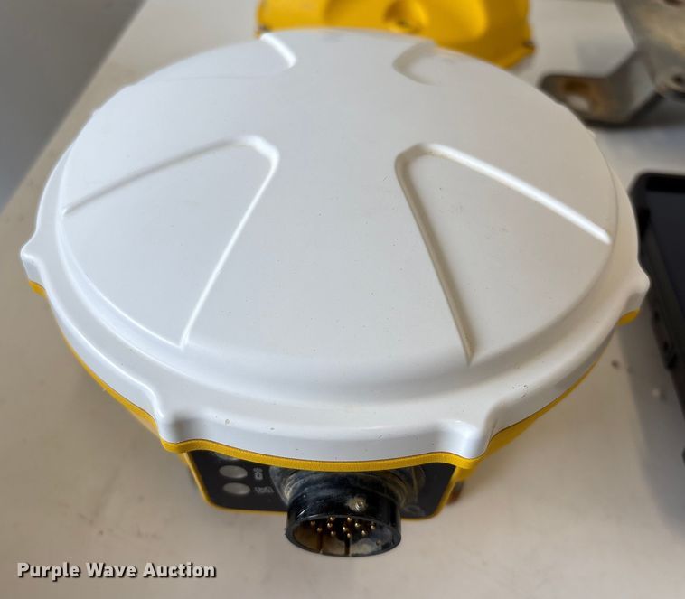 image for item EU7077 Trimble GPS