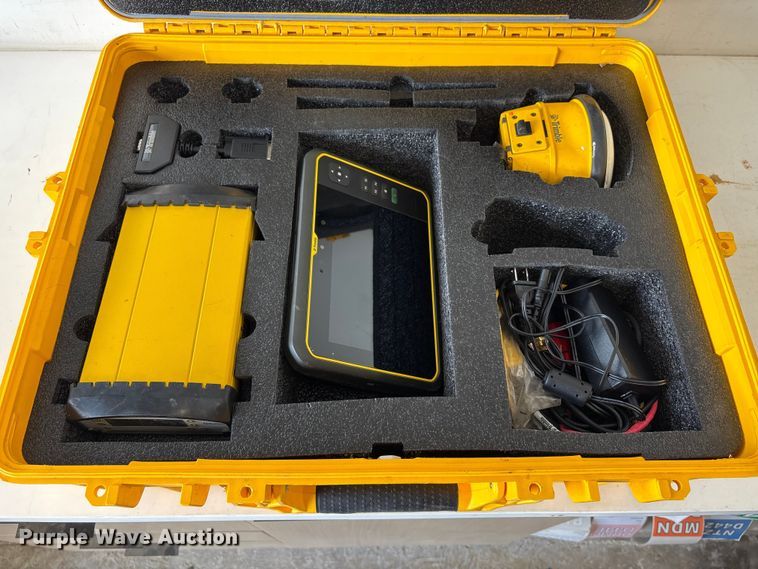 image for item EU7080 Trimble survey kit