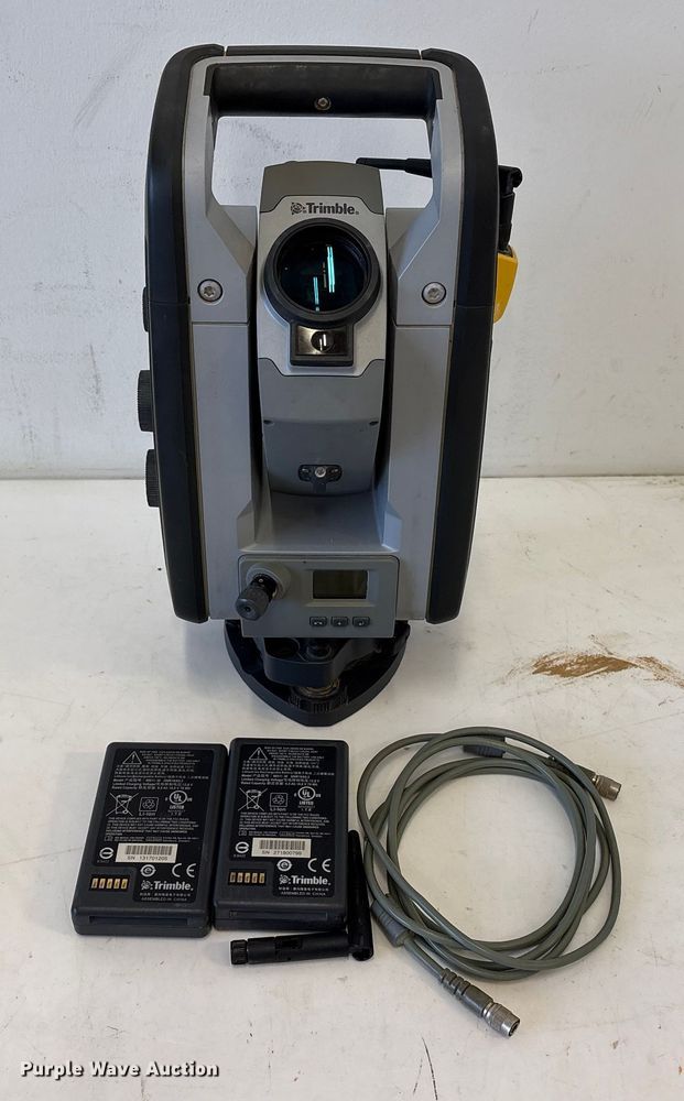 image for item EU7082 Trimble survey kit