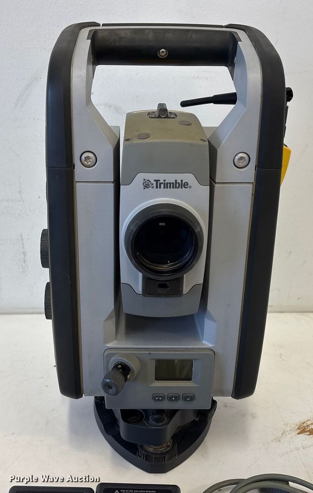 image for item EU7082 Trimble survey kit