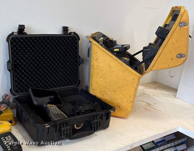 image for item EU7082 Trimble survey kit