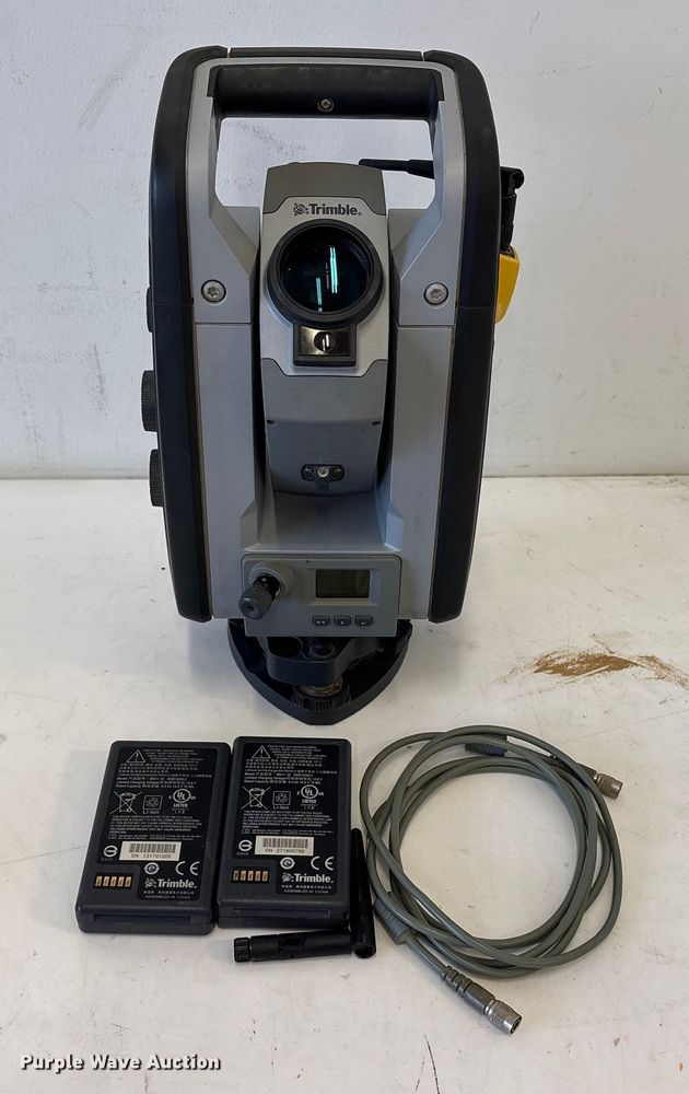 image for item EU7082 Trimble survey kit