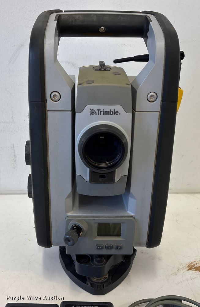 image for item EU7082 Trimble survey kit