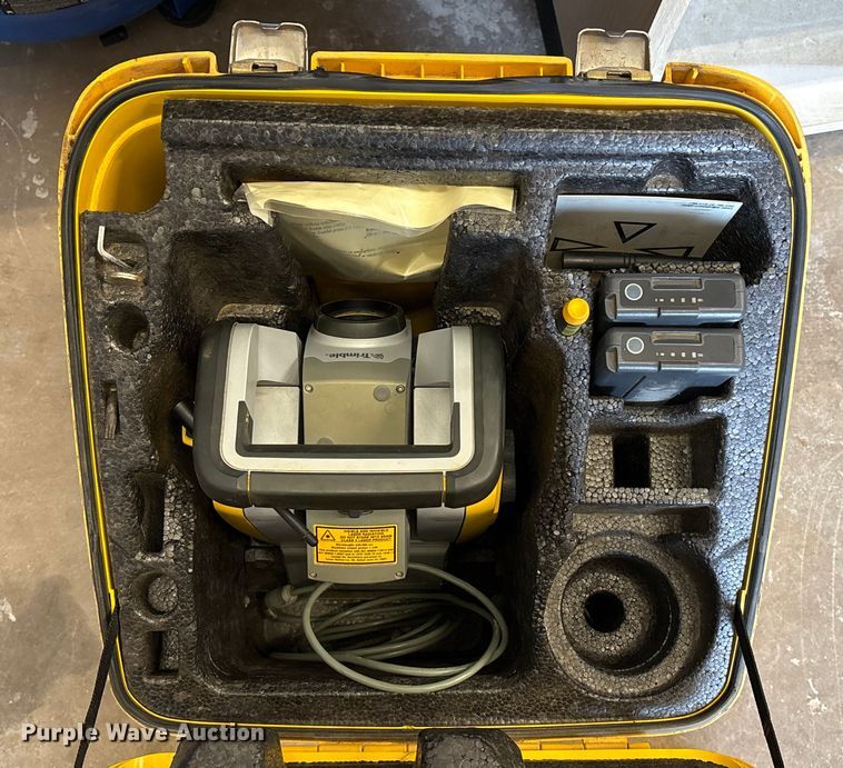 image for item EU7082 Trimble survey kit