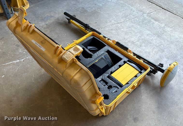 image for item EU7083 Trimble survey kit