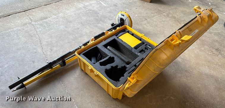 image for item EU7083 Trimble survey kit