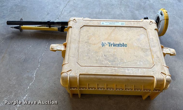 image for item EU7083 Trimble survey kit