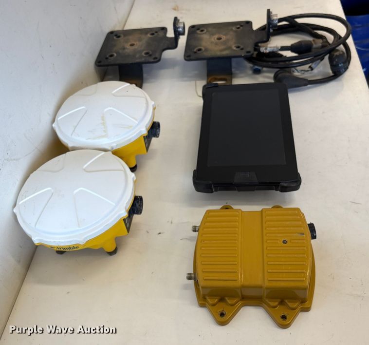 image for item EU7085 Trimble GPS