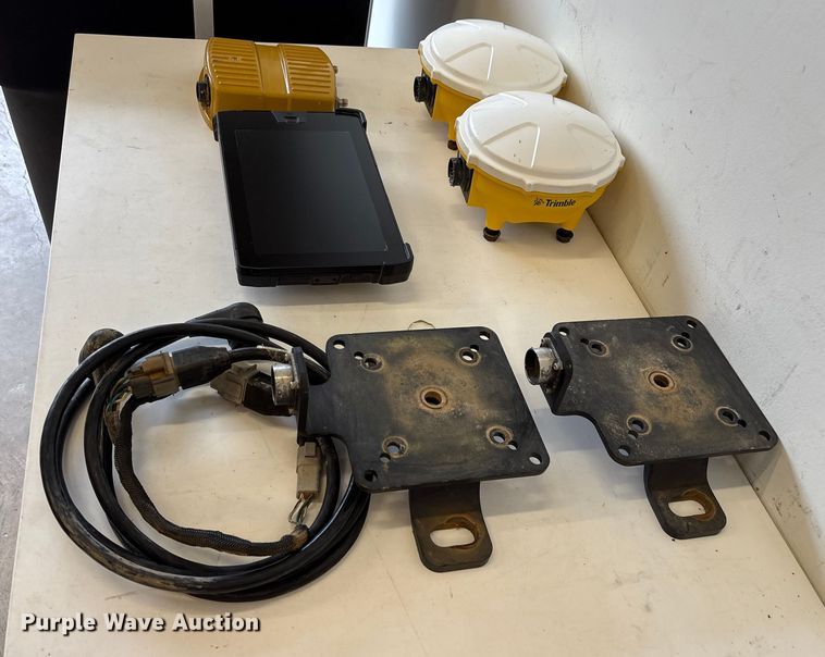 image for item EU7085 Trimble GPS