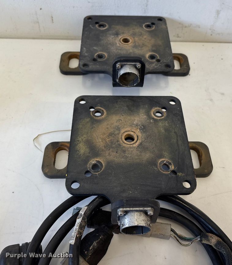 image for item EU7085 Trimble GPS