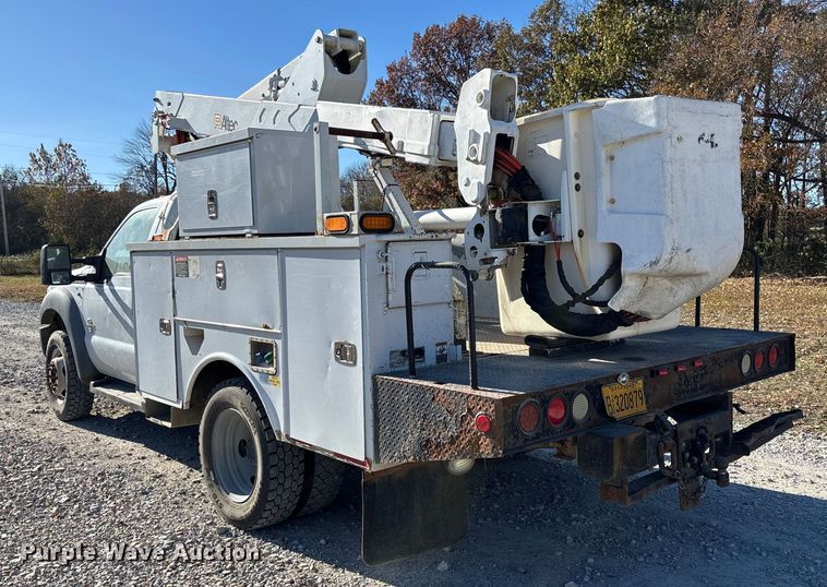 image for item EV3280 2011 Ford F550 bucket truck