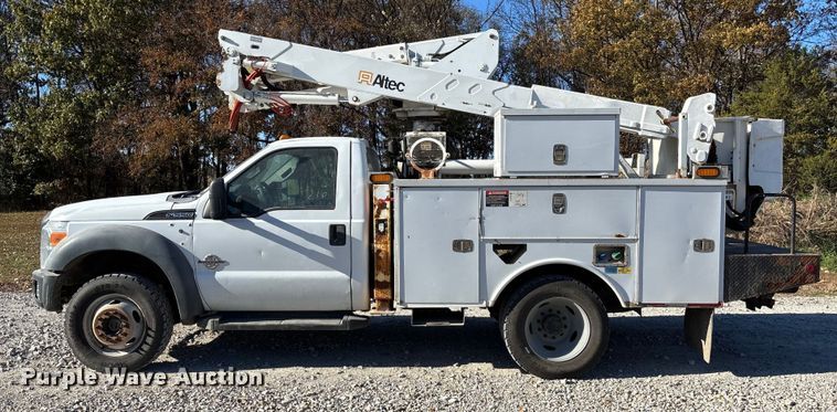 image for item EV3280 2011 Ford F550 bucket truck