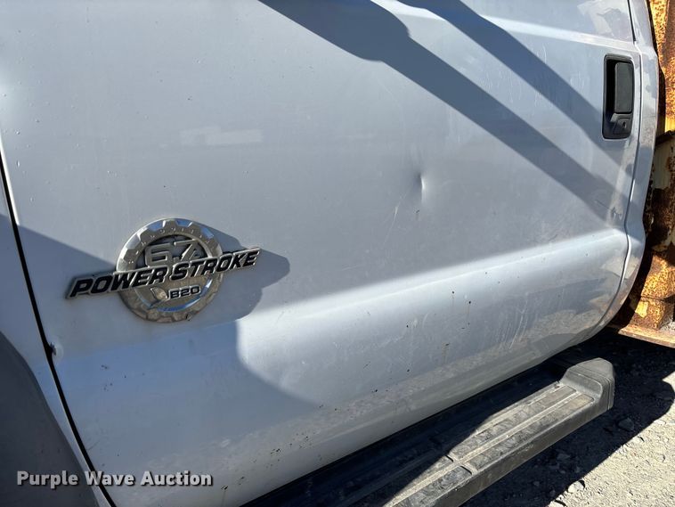 image for item EV3280 2011 Ford F550 bucket truck