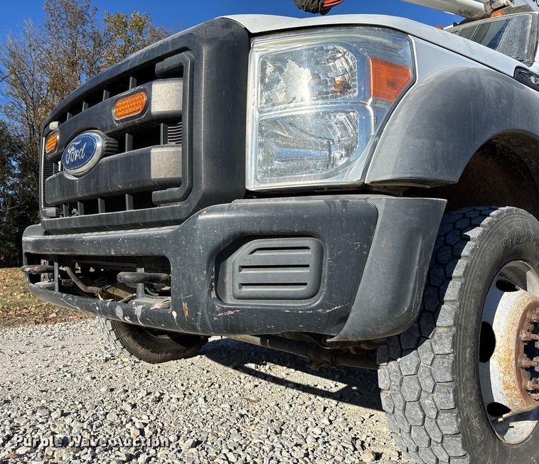 image for item EV3280 2011 Ford F550 bucket truck