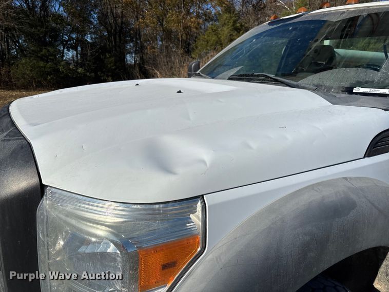 image for item EV3280 2011 Ford F550 bucket truck