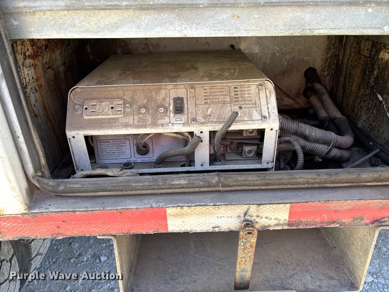 image for item EV3280 2011 Ford F550 bucket truck