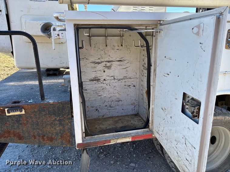 image for item EV3280 2011 Ford F550 bucket truck