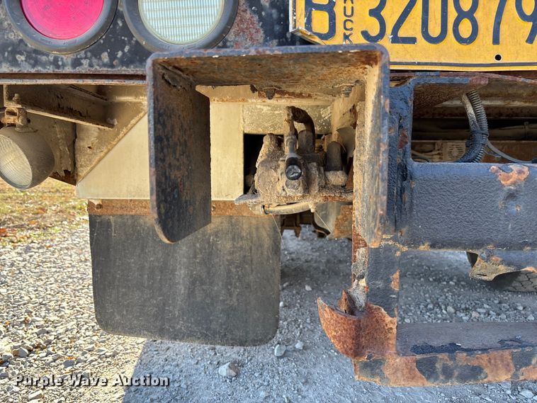 image for item EV3280 2011 Ford F550 bucket truck