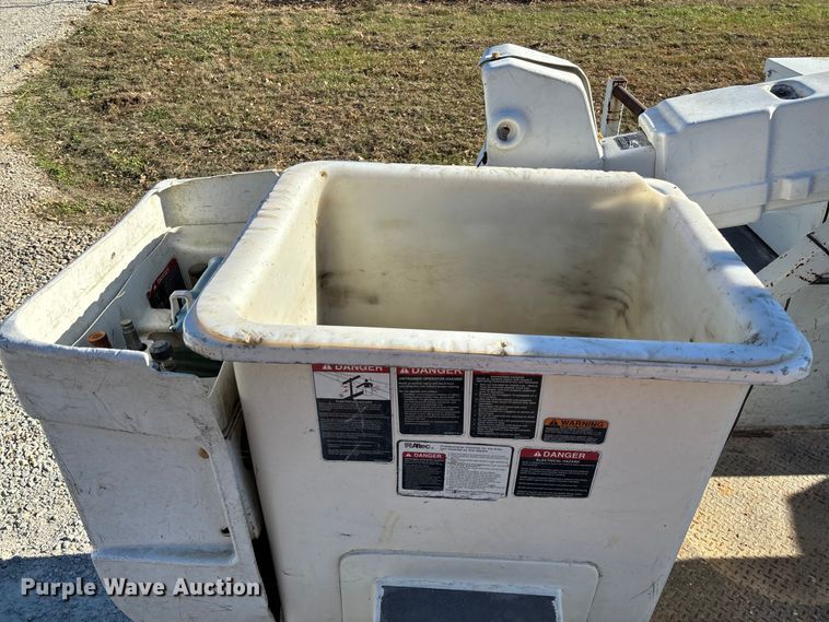 image for item EV3280 2011 Ford F550 bucket truck