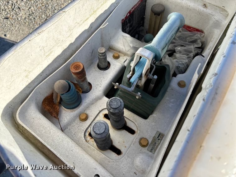 image for item EV3280 2011 Ford F550 bucket truck