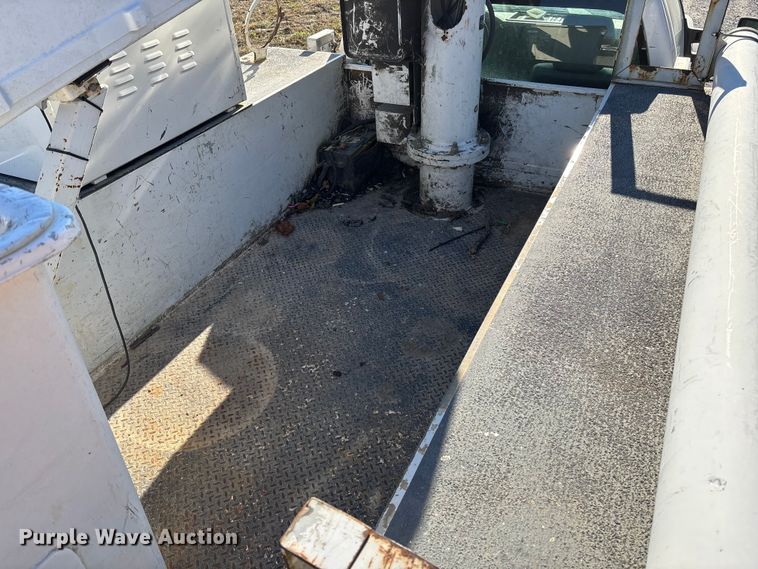 image for item EV3280 2011 Ford F550 bucket truck