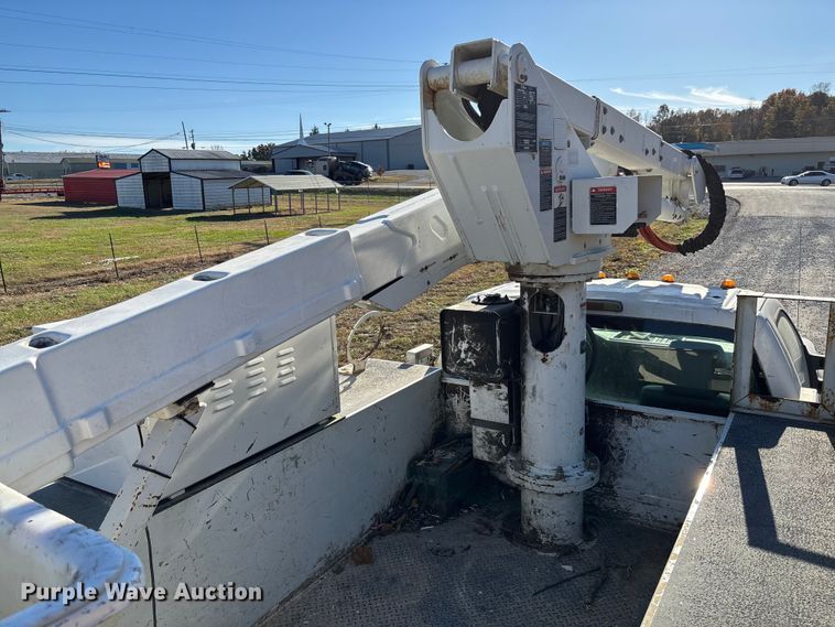 image for item EV3280 2011 Ford F550 bucket truck