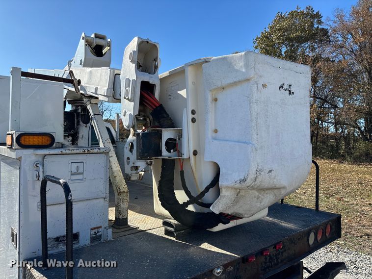 image for item EV3280 2011 Ford F550 bucket truck