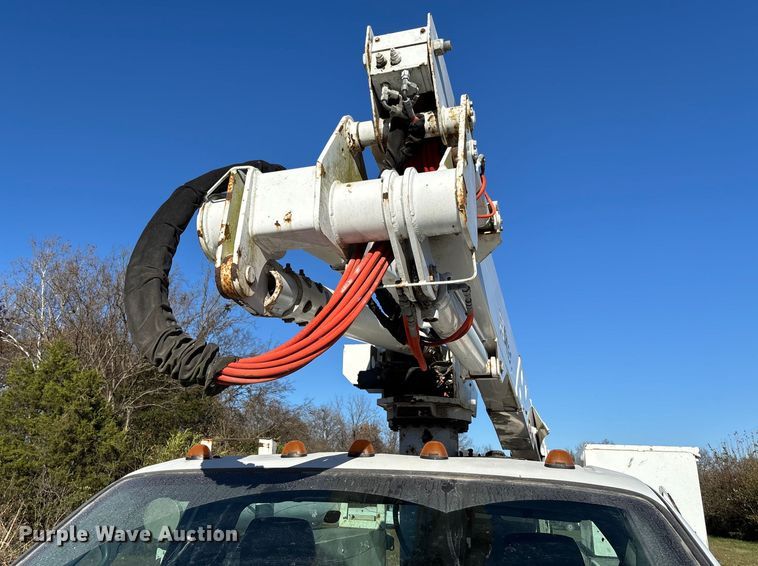 image for item EV3280 2011 Ford F550 bucket truck