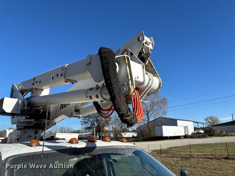 image for item EV3280 2011 Ford F550 bucket truck