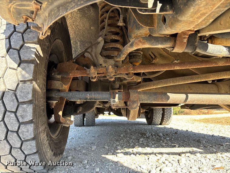 image for item EV3280 2011 Ford F550 bucket truck