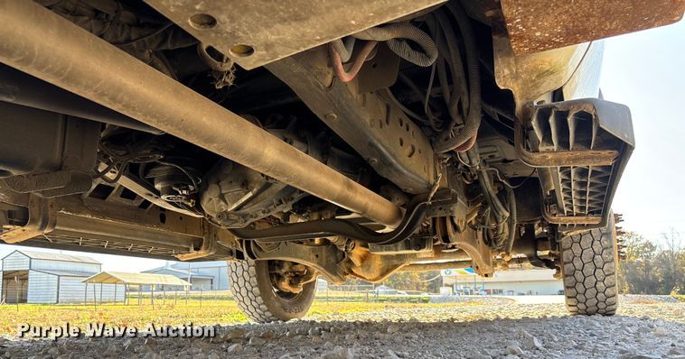 image for item EV3280 2011 Ford F550 bucket truck