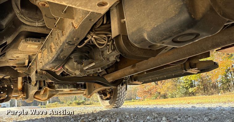 image for item EV3280 2011 Ford F550 bucket truck