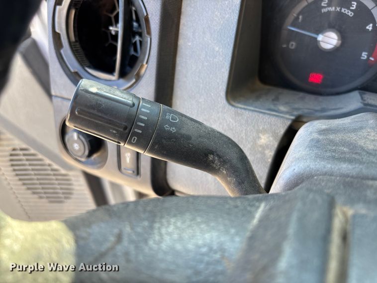 image for item EV3280 2011 Ford F550 bucket truck