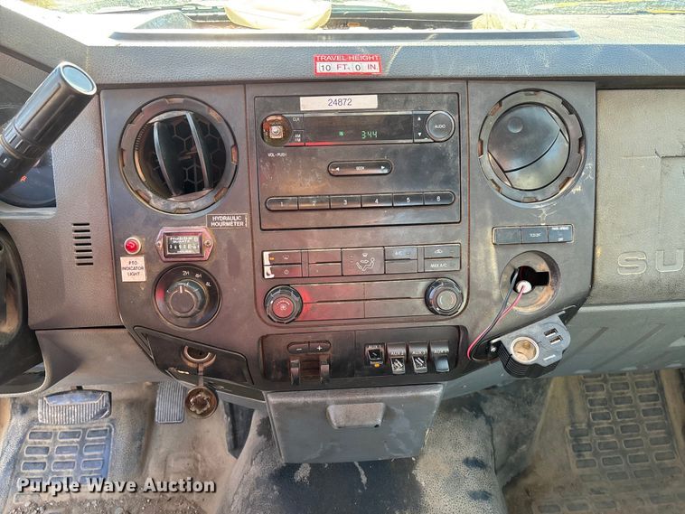 image for item EV3280 2011 Ford F550 bucket truck