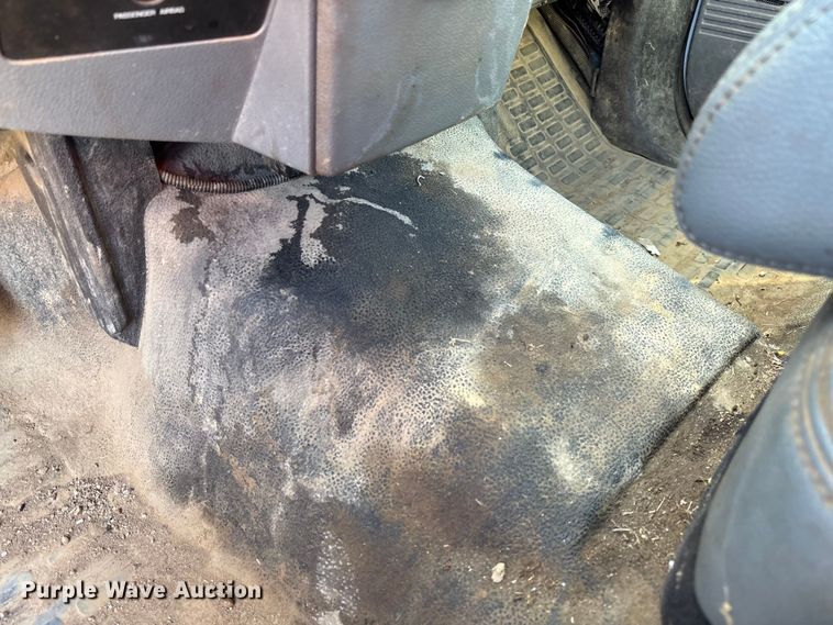 image for item EV3280 2011 Ford F550 bucket truck