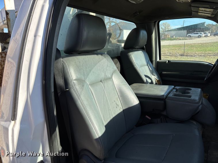 image for item EV3280 2011 Ford F550 bucket truck