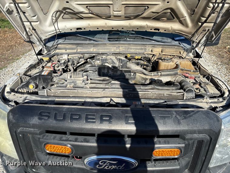 image for item EV3280 2011 Ford F550 bucket truck