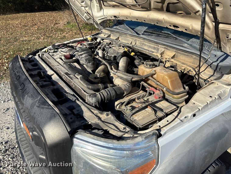 image for item EV3280 2011 Ford F550 bucket truck