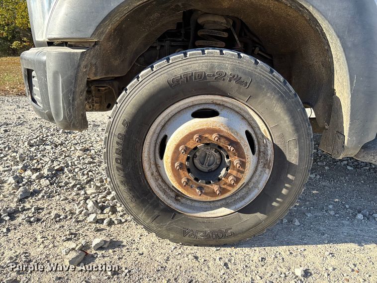 image for item EV3280 2011 Ford F550 bucket truck