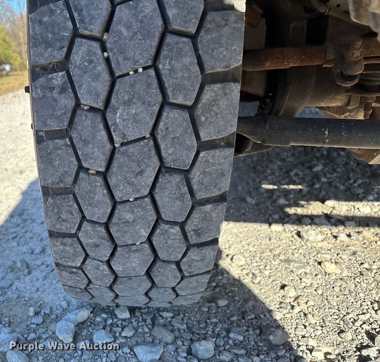 image for item EV3280 2011 Ford F550 bucket truck