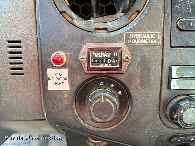 image for item EV3280 2011 Ford F550 bucket truck