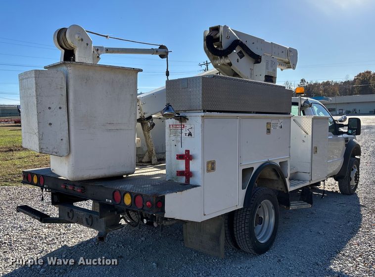 image for item EV3281 2010 Ford F550 Super Duty bucket truck