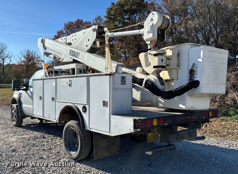 image for item EV3281 2010 Ford F550 Super Duty bucket truck